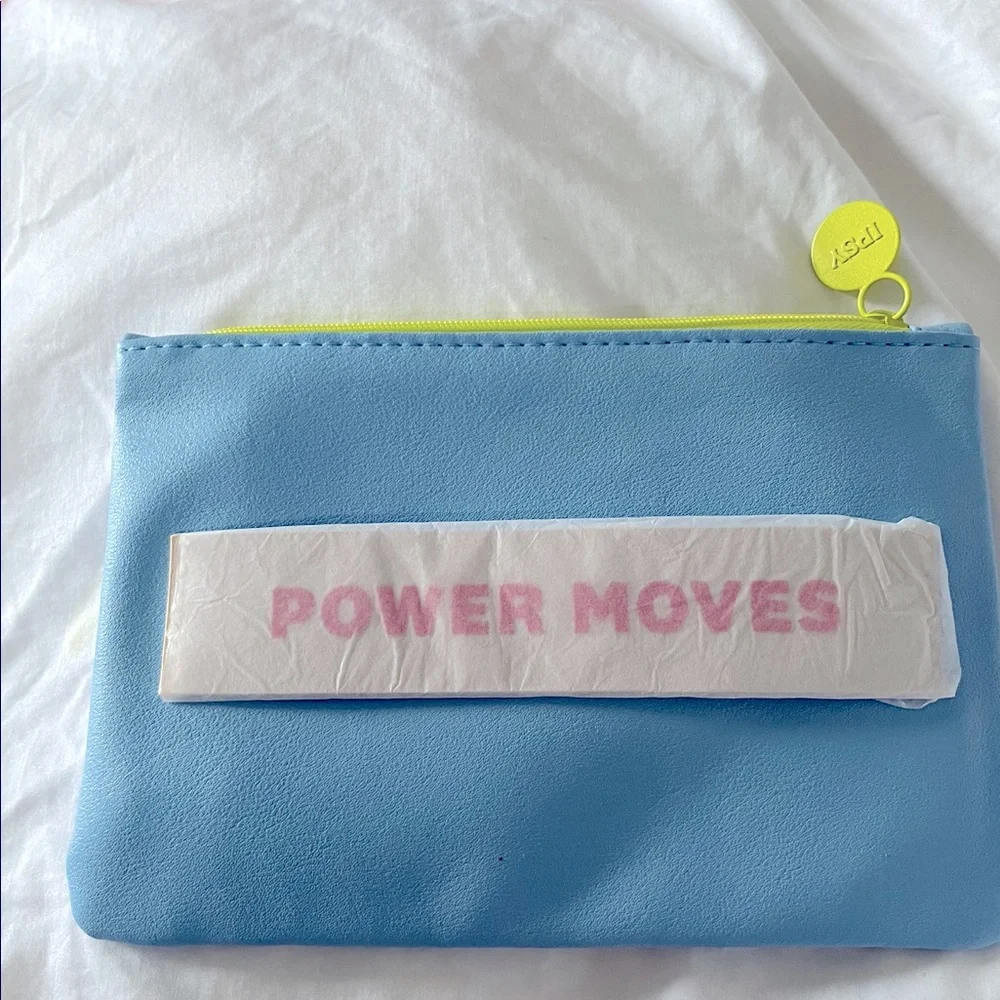 Ipsy Blue Intention ‘Power Moves’ Glam Cosmetic Bag